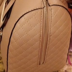 Guess Bags - NWT Guess Baldwin Park Handbag Guess Bags - NWT Guess Baldwin Park Handbag